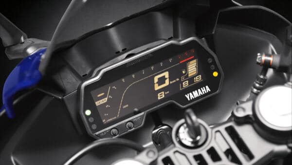 2021-Yamaha-YZF-R125-console