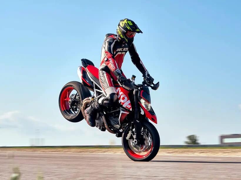 some-pro-tips-to-make-wheelie-stoppie-and-burnout